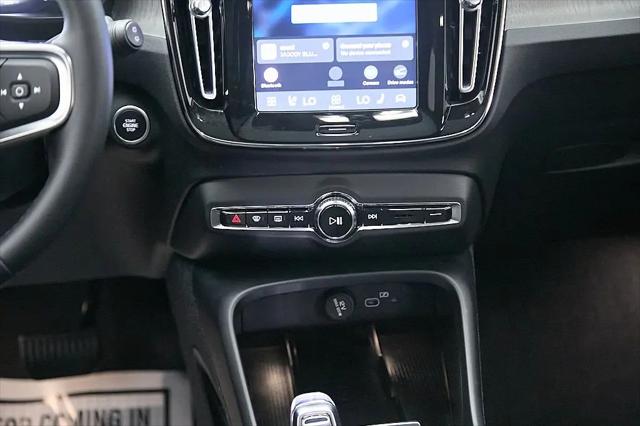 2023 Volvo XC40 B5 Ultimate Bright Theme