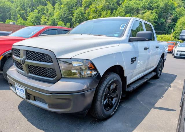 2022 RAM 1500 Classic Tradesman Crew Cab 4x4 57 Box 2022 RAM 1500 Classic Tradesman Crew Cab 4x4 57 Box