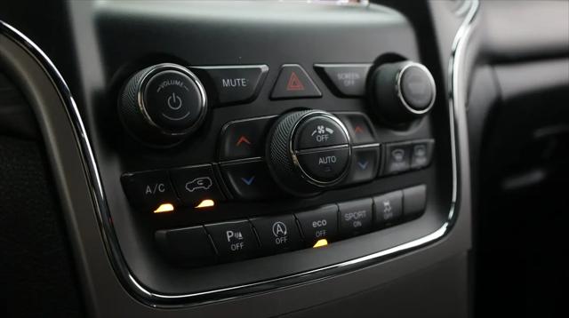 2019 Jeep Grand Cherokee Laredo 4x2