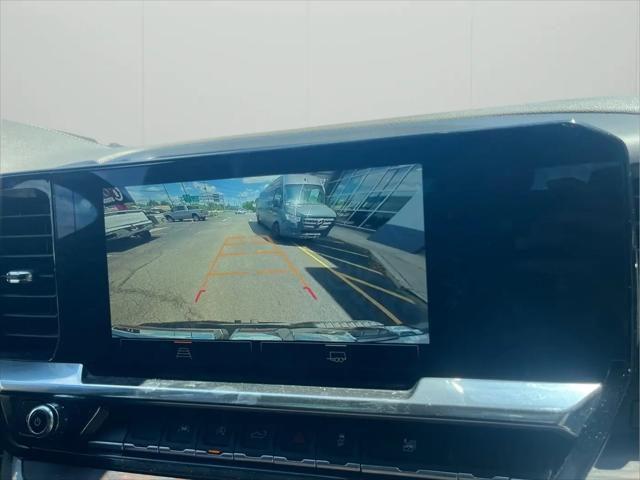 2025 GMC Sierra 1500 4WD Crew Cab Short Box SLT