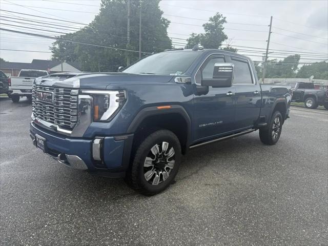 2024 GMC Sierra 2500HD 4WD Crew Cab Standard Bed Denali