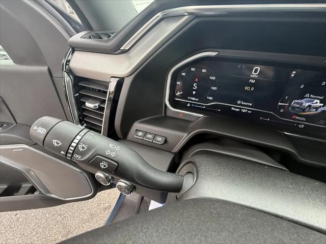 2024 GMC Sierra 2500HD 4WD Crew Cab Standard Bed Denali
