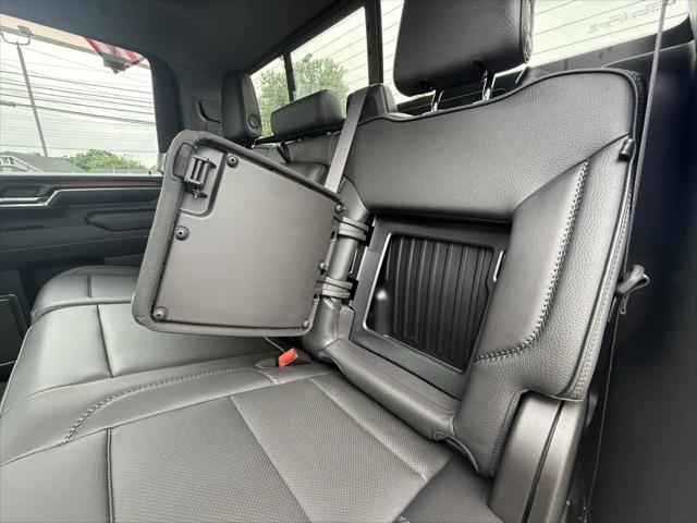 2024 GMC Sierra 2500HD 4WD Crew Cab Standard Bed Denali