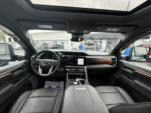 2024 GMC Sierra 2500HD 4WD Crew Cab Standard Bed Denali
