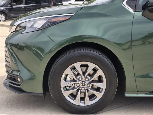 2025 Toyota Sienna XLE