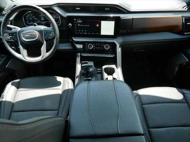 2024 GMC Sierra 1500 4WD Crew Cab Short Box Denali