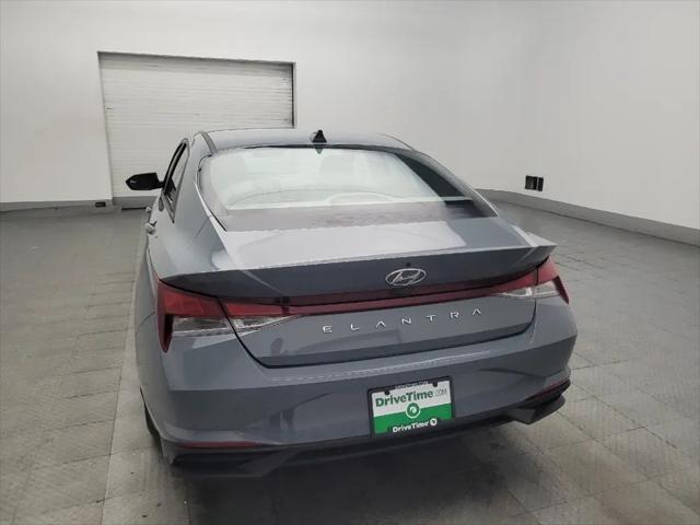 2022 Hyundai Elantra SE