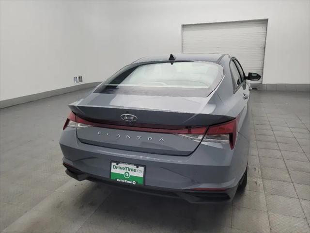 2022 Hyundai Elantra SE