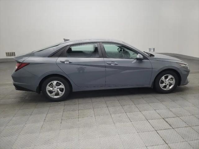 2022 Hyundai Elantra SE