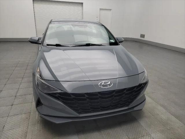 2022 Hyundai Elantra SE