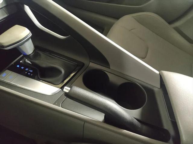 2022 Hyundai Elantra SE