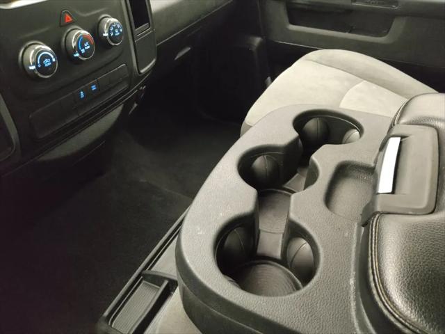 2022 Ram 1500 Classic SLT Crew Cab 4x2 5'7" Box