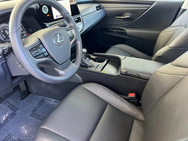 2025 Lexus ES 300h ES 300h