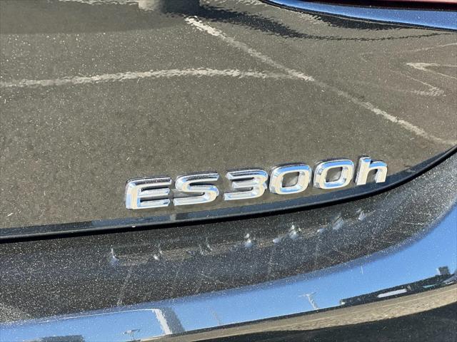 2025 Lexus ES 300h ES 300h