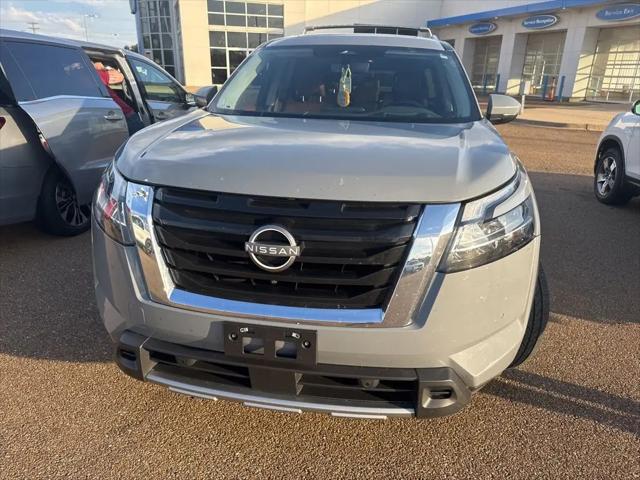 2024 Nissan Pathfinder Platinum FWD