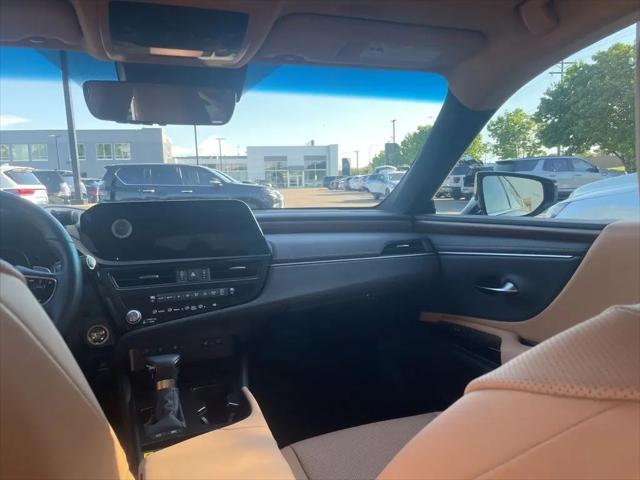 2024 Lexus ES 300h ES 300h
