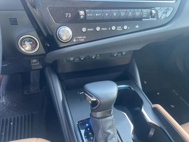 2024 Lexus ES 300h ES 300h
