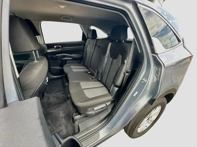 2025 Kia Sorento LX