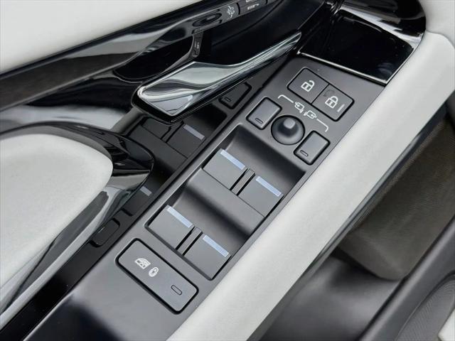 2026 Land Rover Range Rover Evoque Hoxton Edition