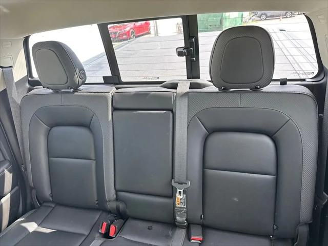 2022 GMC Canyon 4WD Crew Cab Short Box AT4 - Leather