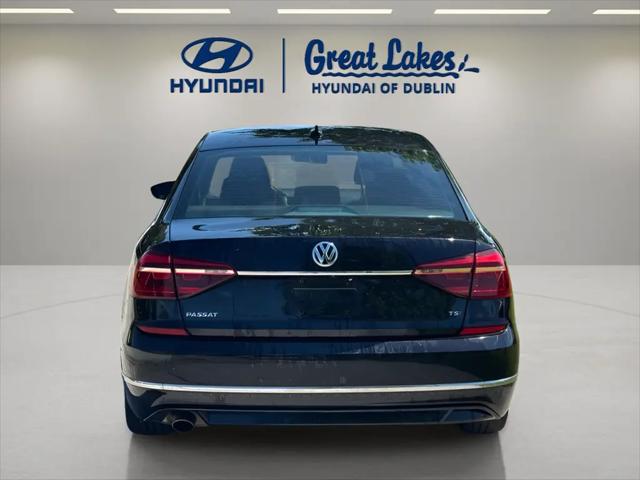2017 Volkswagen Passat 1.8T R-Line