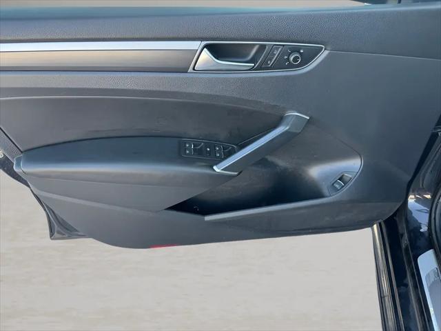 2017 Volkswagen Passat 1.8T R-Line