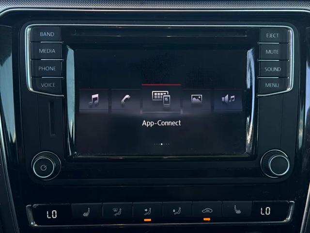 2017 Volkswagen Passat 1.8T R-Line