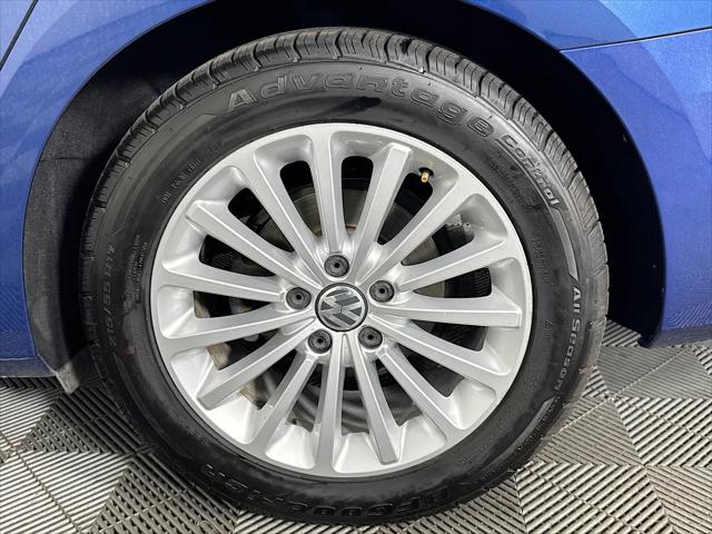 2016 Volkswagen Passat 1.8T SE