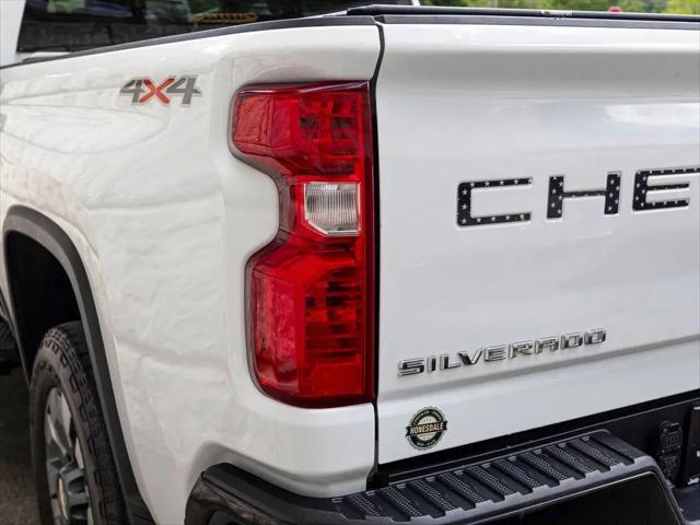 2023 Chevrolet Silverado 2500HD 4WD Crew Cab Standard Bed Custom