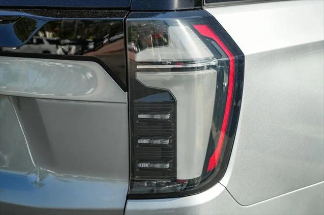 2026 Chevrolet Suburban LT, 4WD