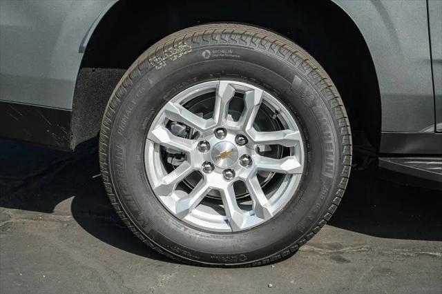 2026 Chevrolet Suburban LT, 4WD