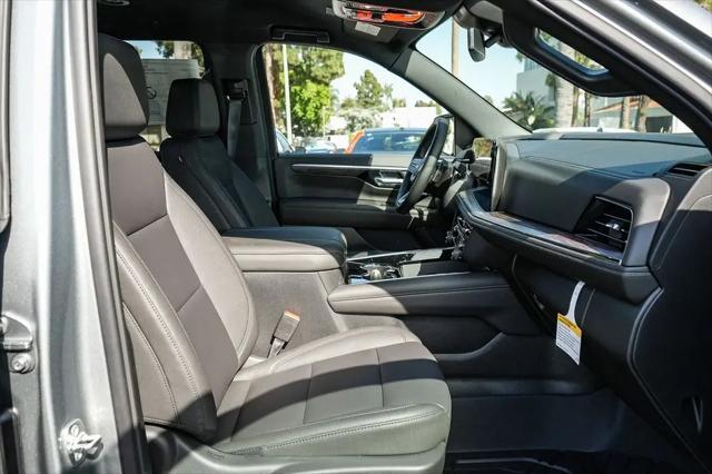2026 Chevrolet Suburban LT, 4WD