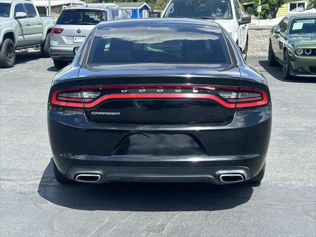 2017 Dodge Charger SE RWD