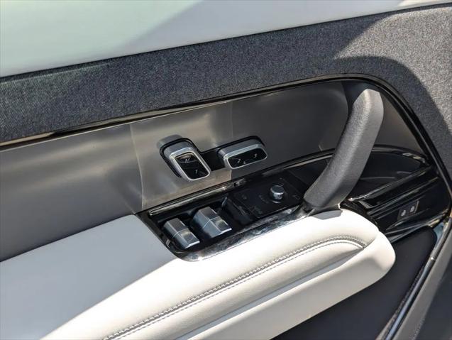 2025 Land Rover Range Rover Sport P360 SE