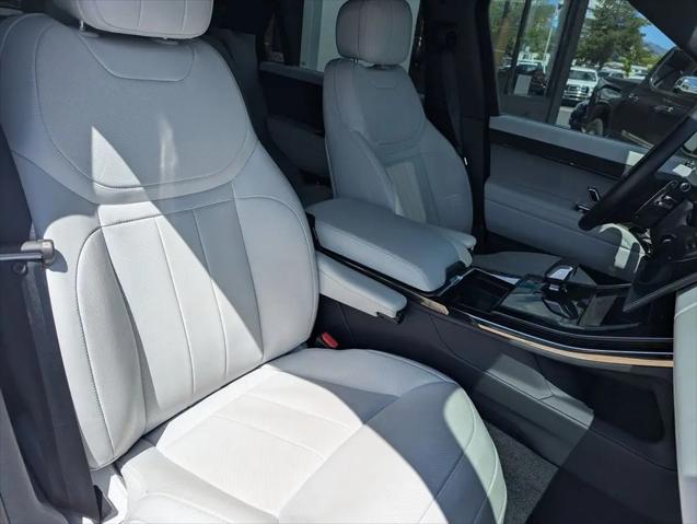 2025 Land Rover Range Rover Sport P360 SE