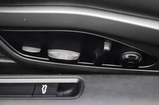 2020 Porsche 911 Carrera