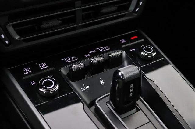 2020 Porsche 911 Carrera