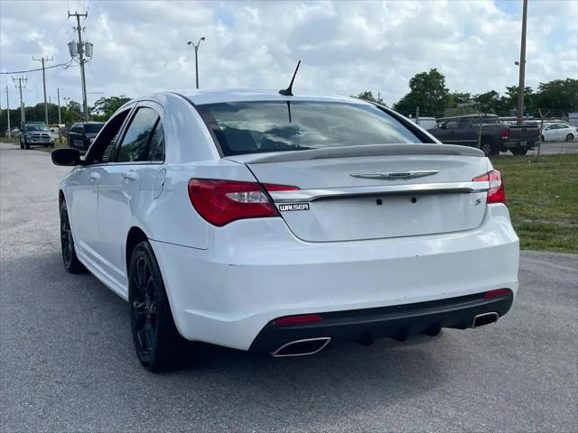 2014 Chrysler 200 Limited