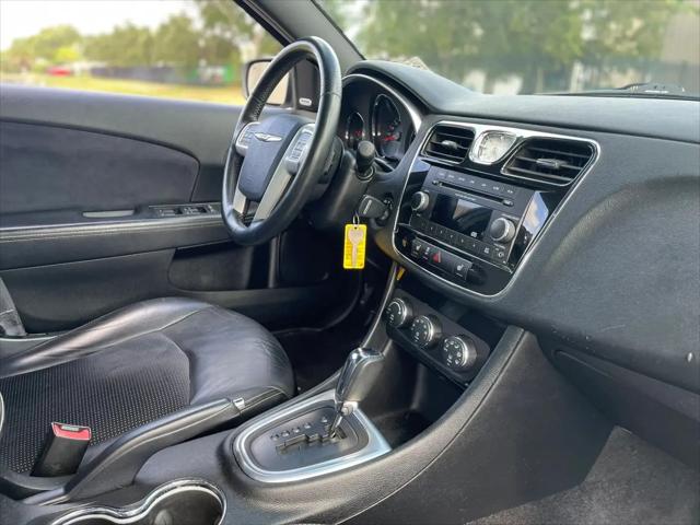 2014 Chrysler 200 Limited