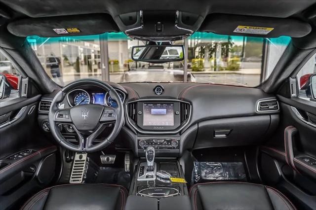 2015 Maserati Ghibli Standard