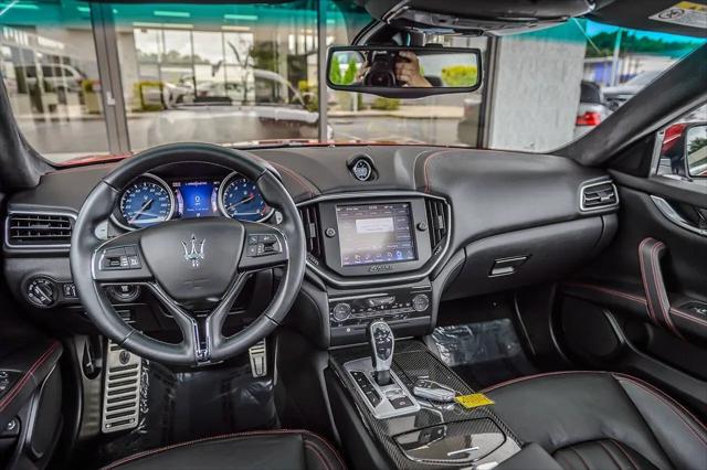 2015 Maserati Ghibli Standard
