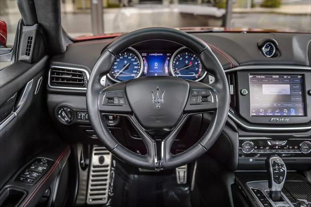 2015 Maserati Ghibli Standard