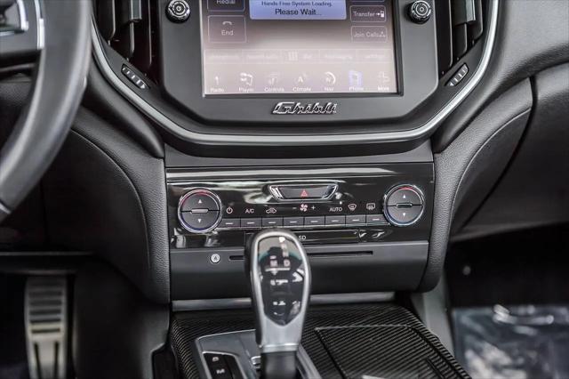 2015 Maserati Ghibli Standard