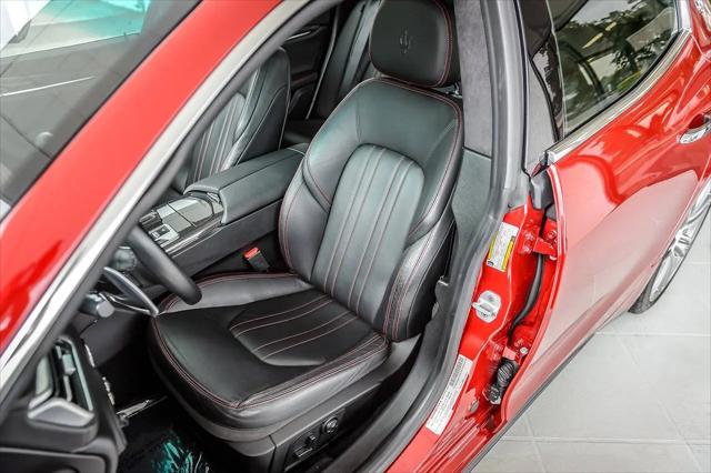2015 Maserati Ghibli Standard