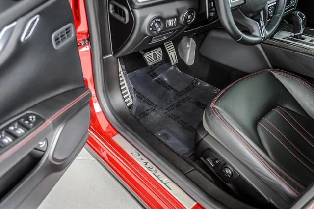 2015 Maserati Ghibli Standard