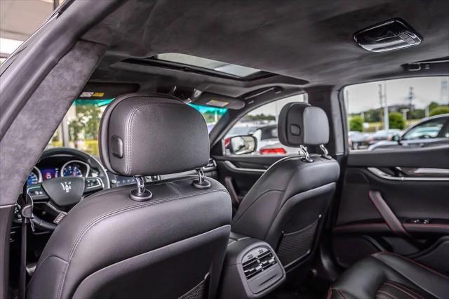 2015 Maserati Ghibli Standard