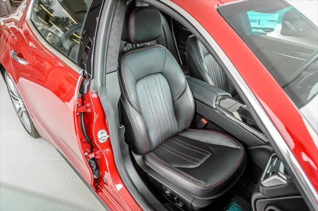 2015 Maserati Ghibli Standard