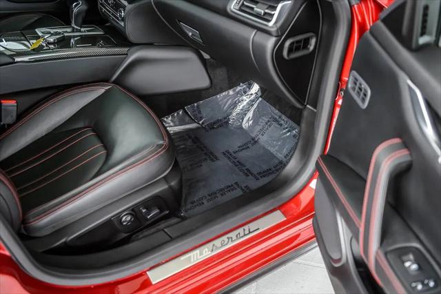 2015 Maserati Ghibli Standard