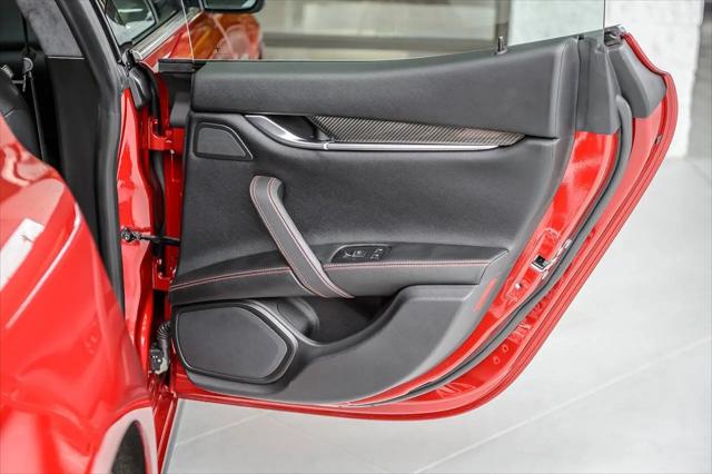 2015 Maserati Ghibli Standard