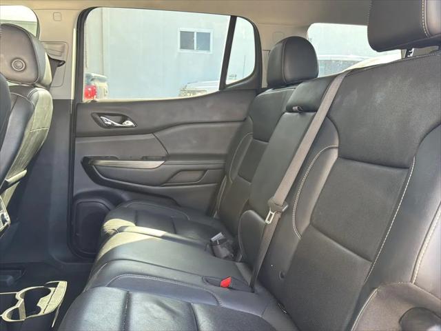 2023 GMC Acadia AWD SLT